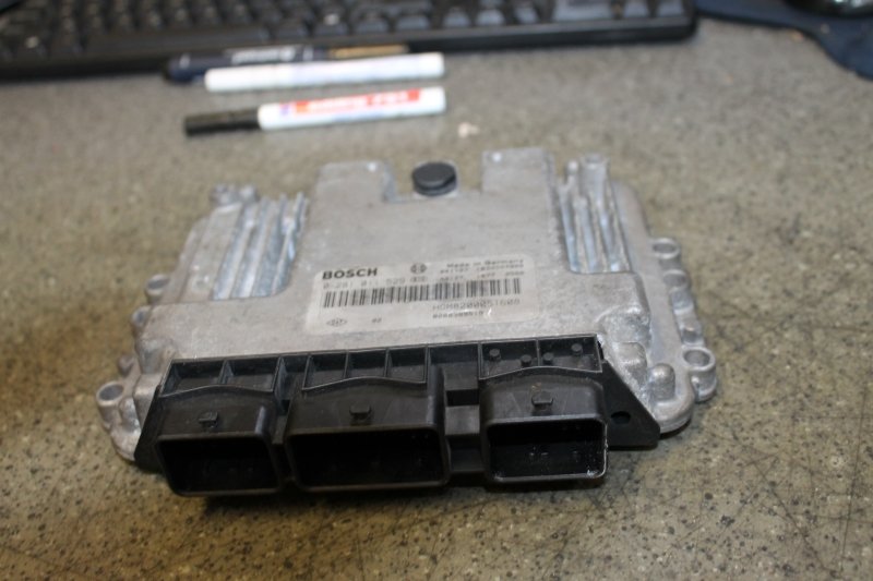 Řídící jednotka EDC15C13 NISSAN HOM8200051608 BOSCH 0281011529