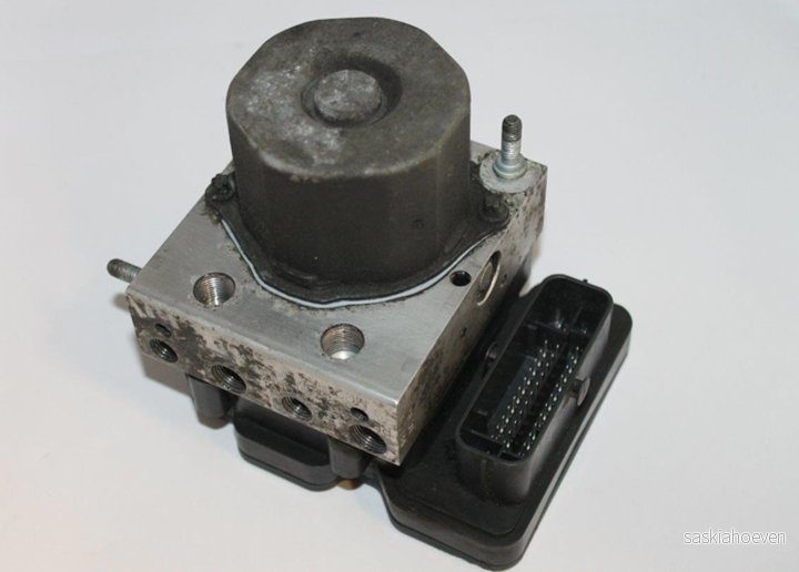 Řídící jednotka ABS ESP 9.0 6R0907379BA 0265956084