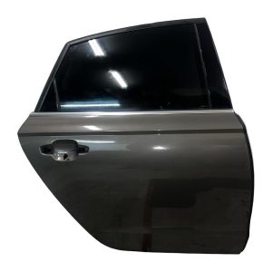 Audi A6 4G sedan r.v. 2012 šedá metalíza kód barvy LY1P pravé zadní dveře S5VX3T80226 Audi A6 4G sedan r.v. 2012 šedá metalíza kód barvy LY1P pravé zadní dveře S5VX3T80226