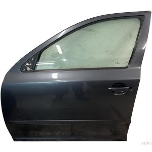 Škoda Octavia 2 facelift kombi r.v. 2012 šedá metalíza kód barvy LF8J 9153 9J9J levé přední dveře S5VX3T79611