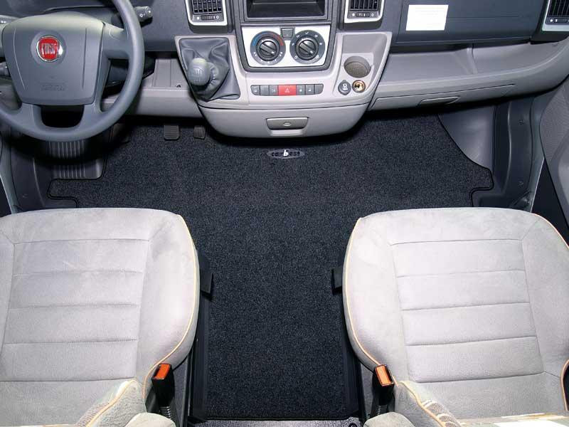 Koberec do kabiny řidiče pro Ford Transit modelové roky 2004 až 2006 základní jehličková plsť barva antracitová melírovaná 307930