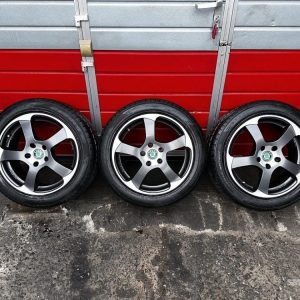 Kola 225/50 R17 zimní pneu 4,3mm DOT3221 ET35 7,1/2Jx17H2 DOTZ Hanzo Dark S5VX3T66196
